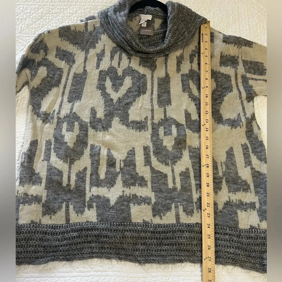 ❤️❤️Chico’s Gray/Cream Ikat Sweater Looks like Hearts ❤️❤️ Valentines Day! ❤️ - Picture 5 of 5